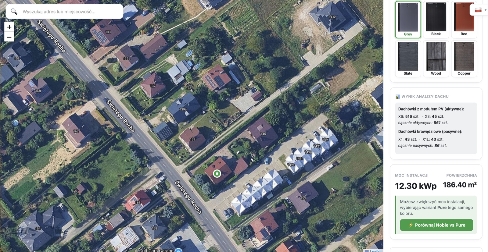 Tryb mapy satelitarnej: obrysowany dach budynku, wyliczona powierzchnia, moc instalacji i liczba dachówek